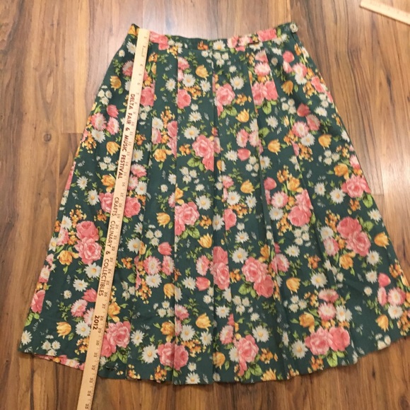 Geiger Vintage Floral Pleated Skirt - Picture 2 of 8